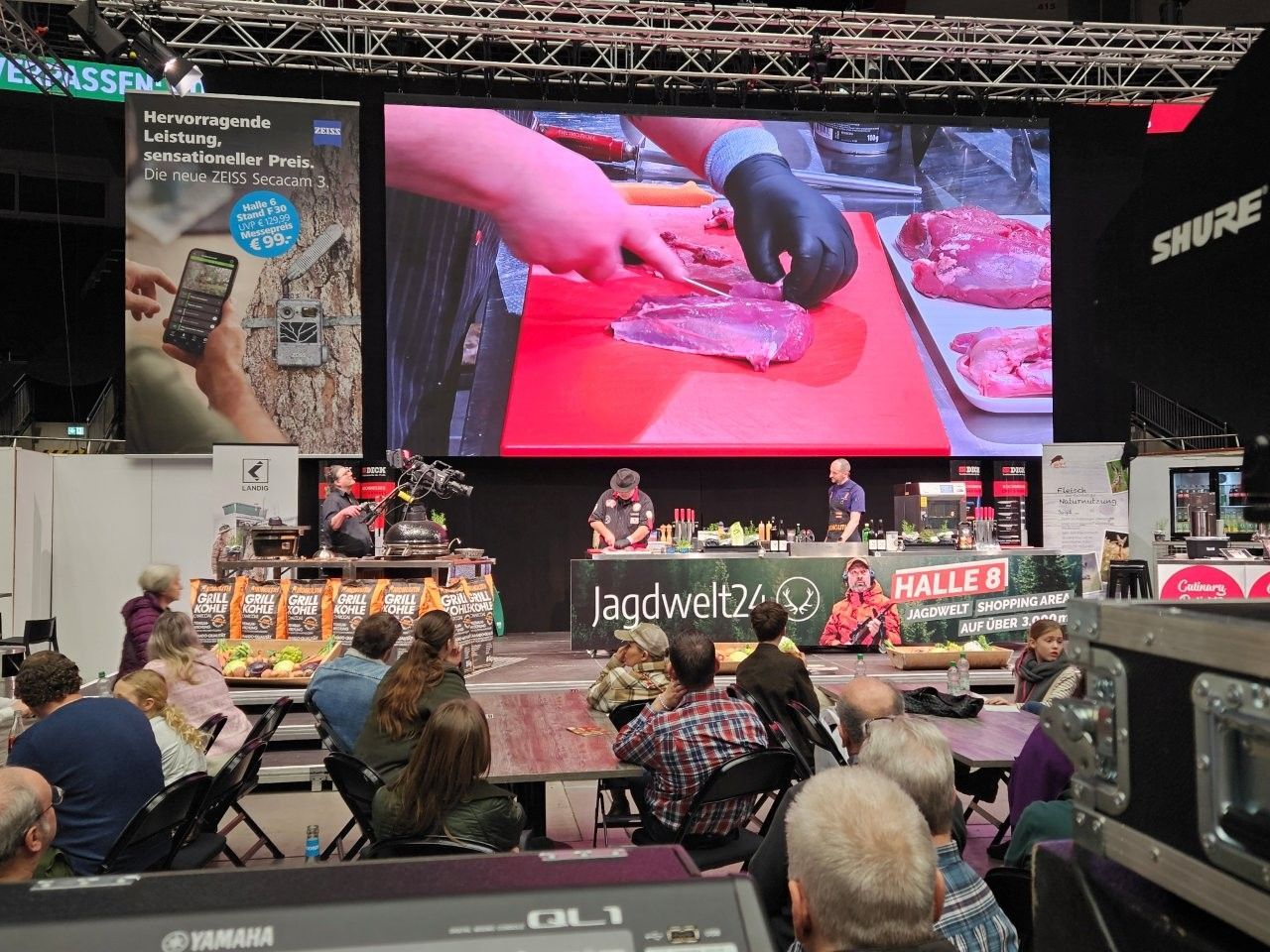 Workshop Fleisch schneiden auf der Bühne