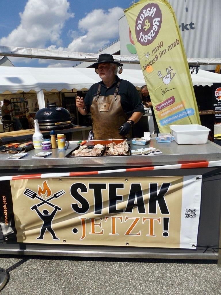 Harley Days und BBQ Court - Fleischsommelier Deutschland e.V. - mit Freilandhähnchen - Hamburg 28. - 30.06.24