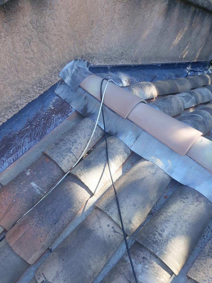 Faîtage de toiture câble