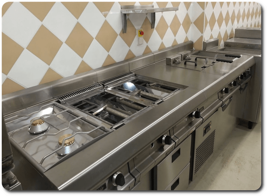 Aménagement d'une ligne de cuisson - cuisine collective Aménagement d'une ligne de cuisson - cuisine collective