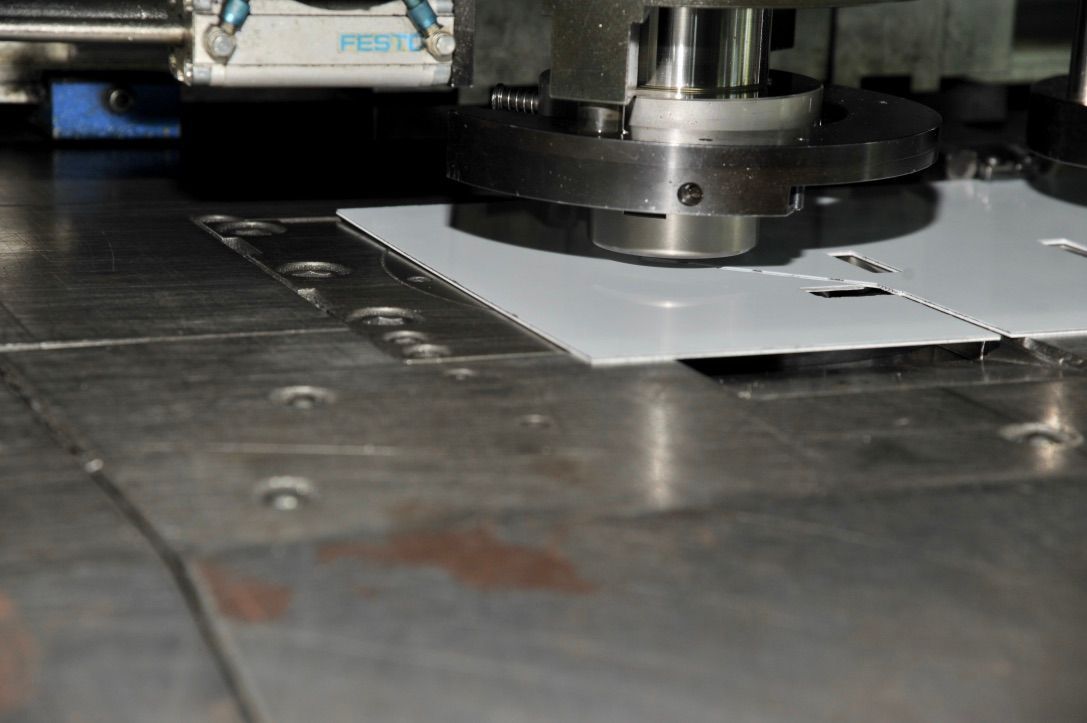 Blech Stanzen - BlechexPress AG in Arlesheim