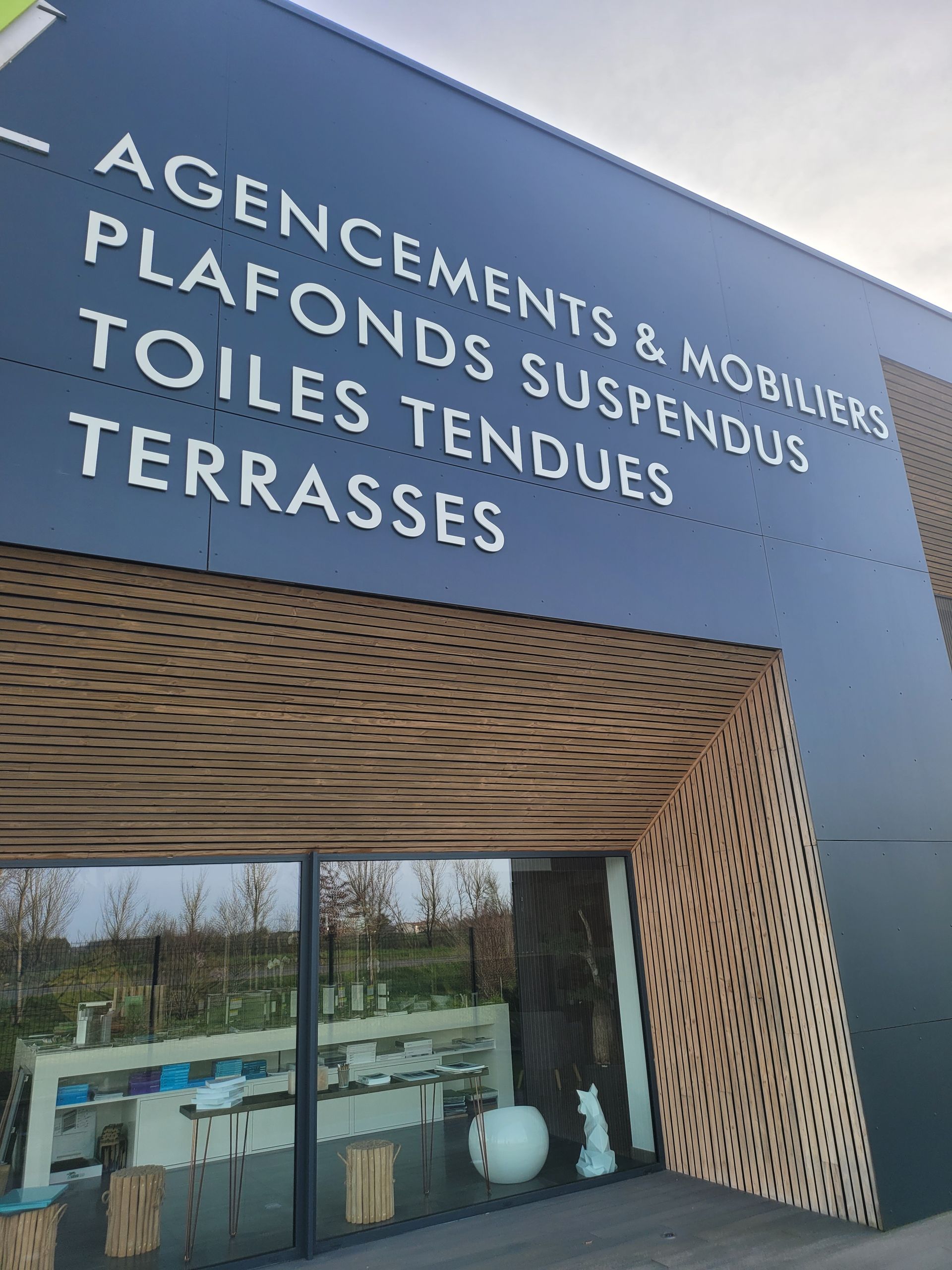 Enseigne entreprise de mobiliers