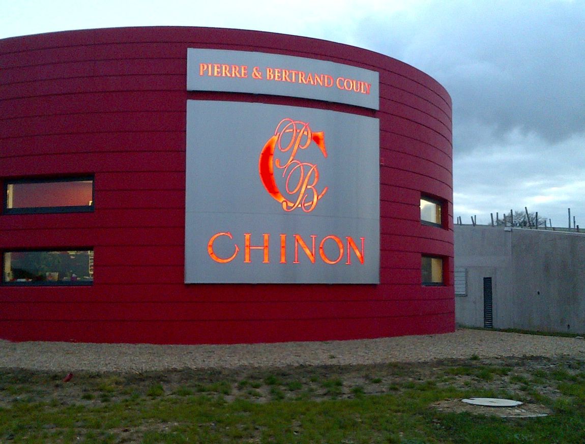 Enseigne lumineuse Chinon