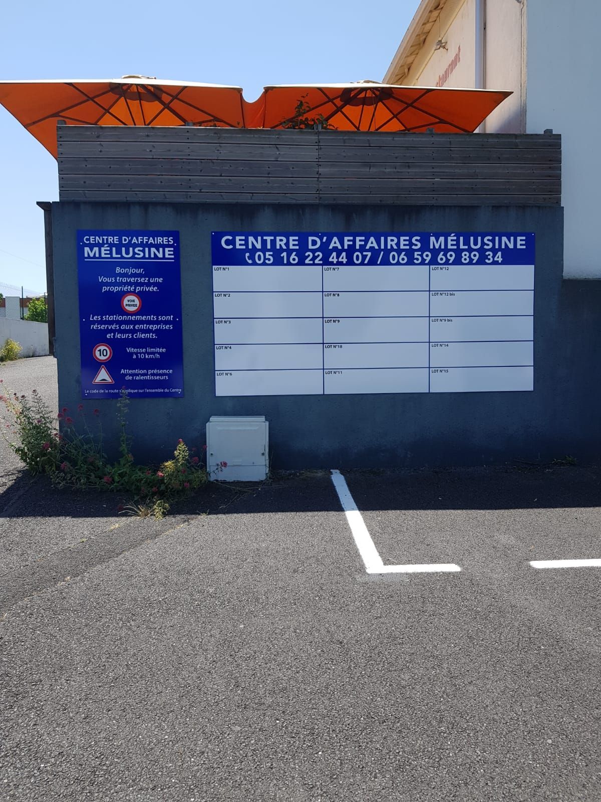 signalétique extérieure centre d'affaire mélusine