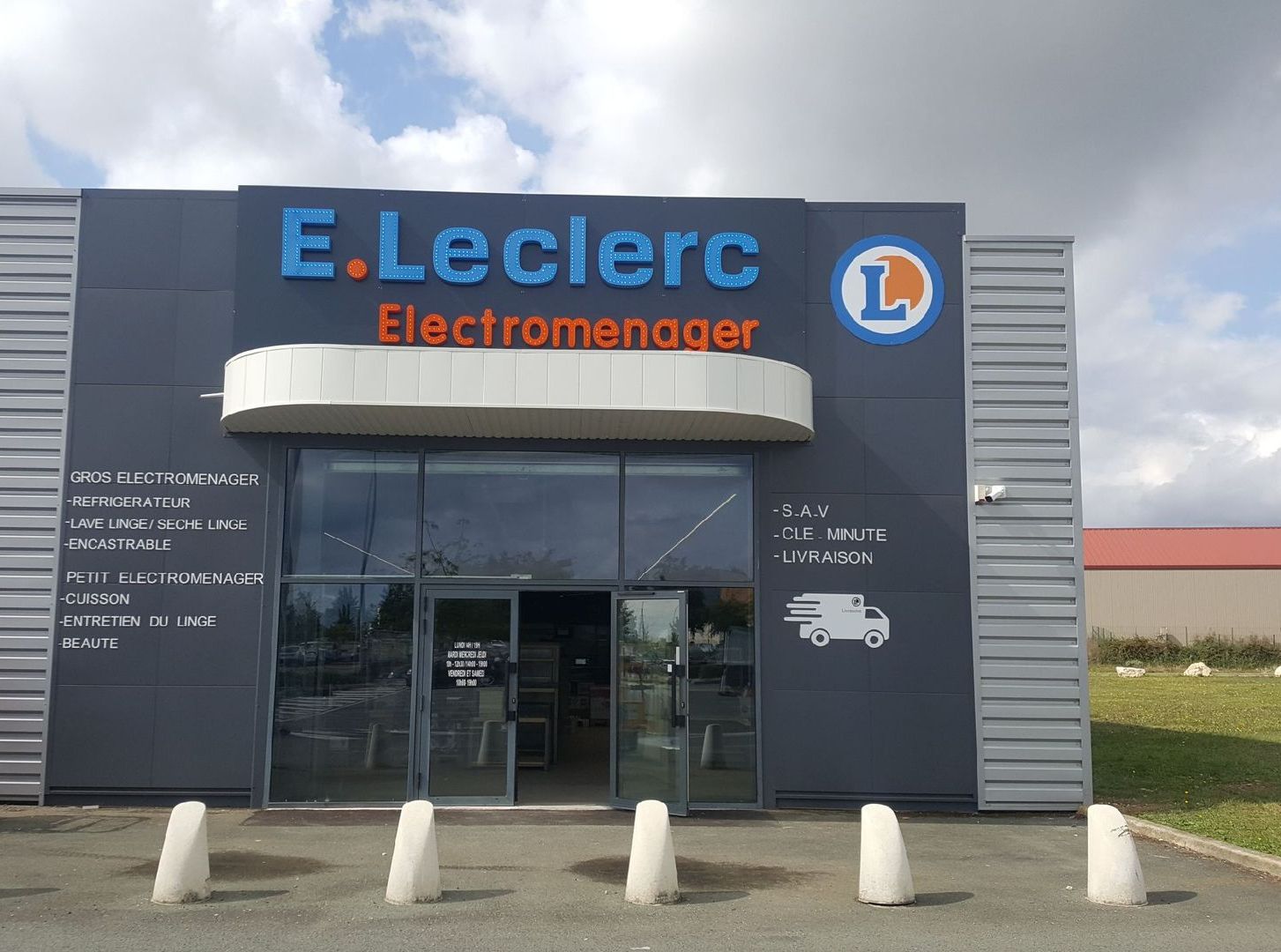 Enseignes de la façade de Leclerc Electroménager