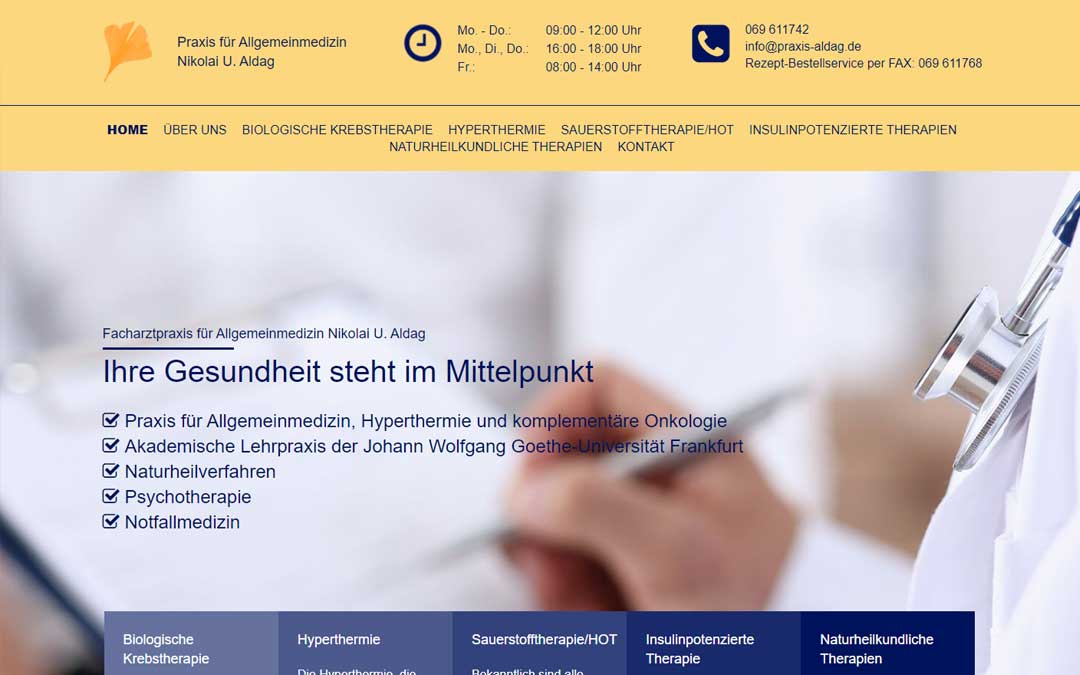 Arzt mit Stethoskop, Homepage der Gesundheitswebsite.