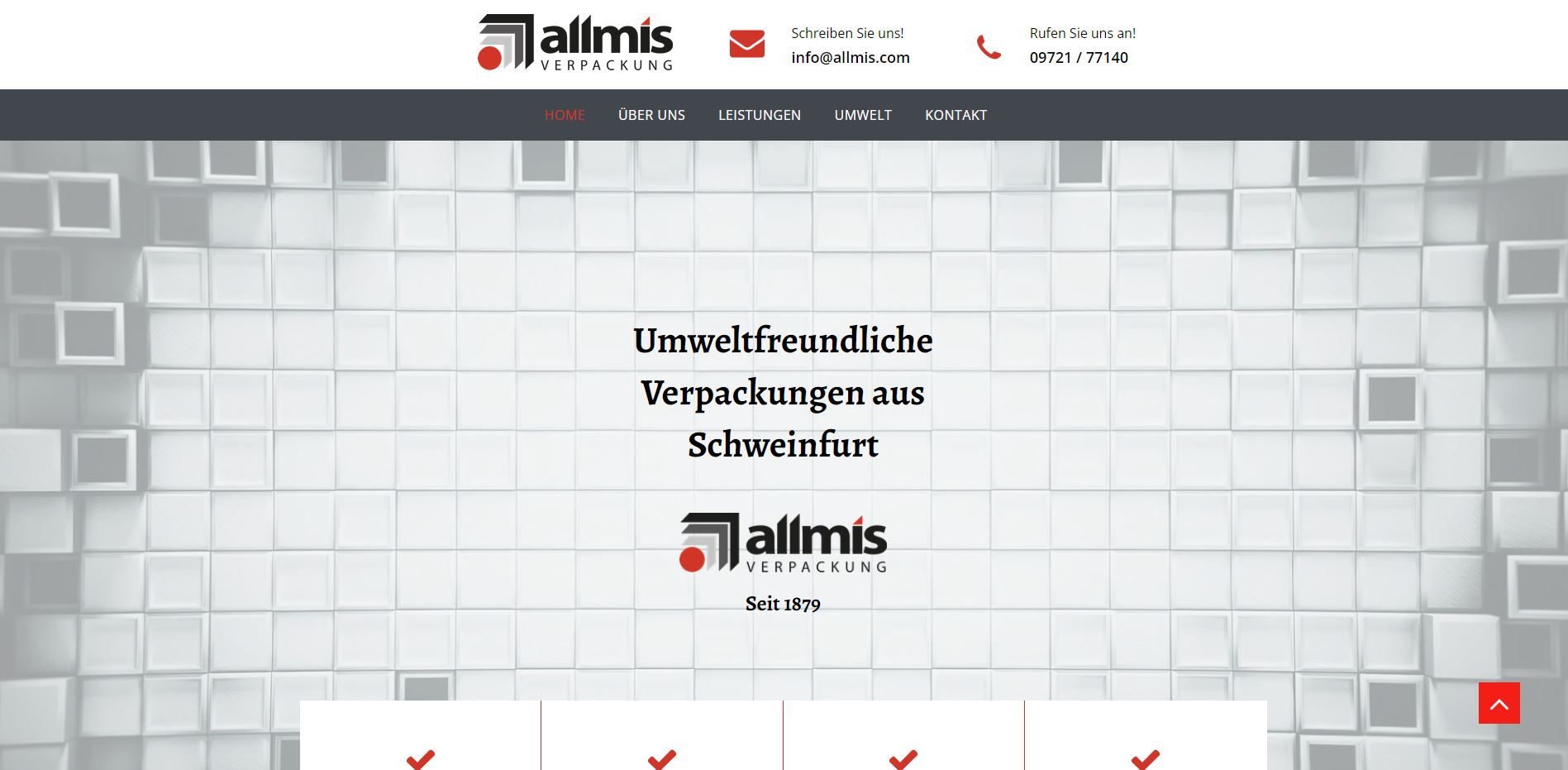 Homepage der Website, grau-weißer Hintergrund mit Text, Logos und Navigationselementen.