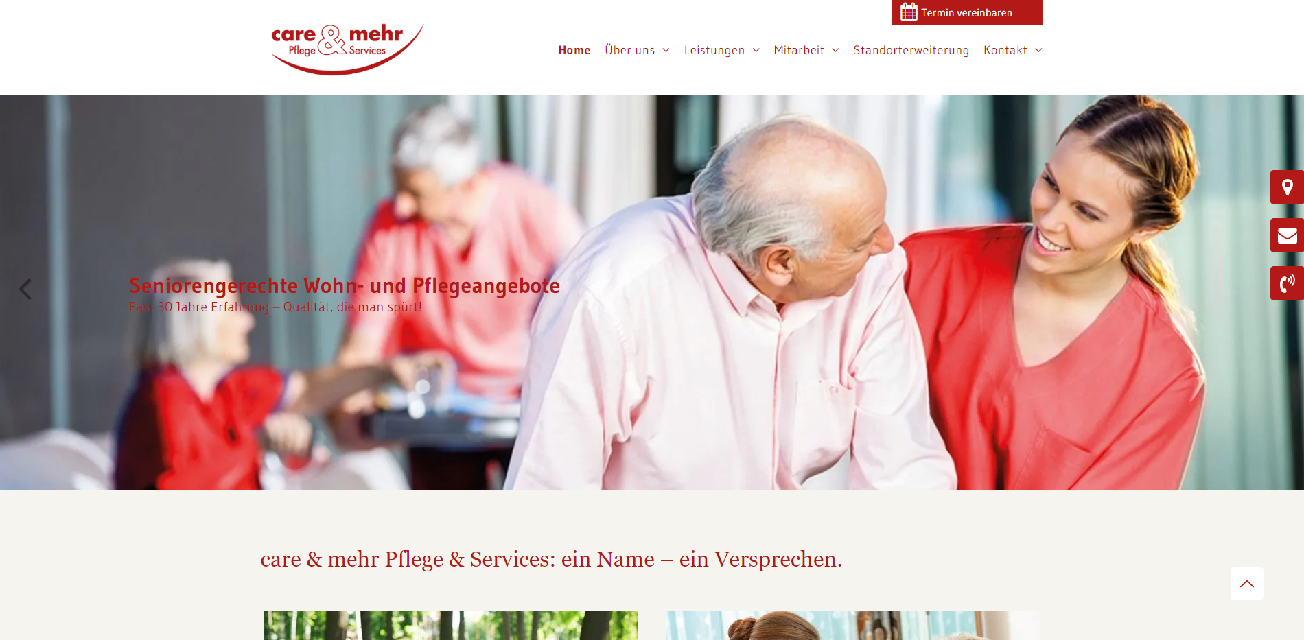 Älterer Mann mit Pflegekraft. Andere im Hintergrund. Website-Banner, rotes Design.