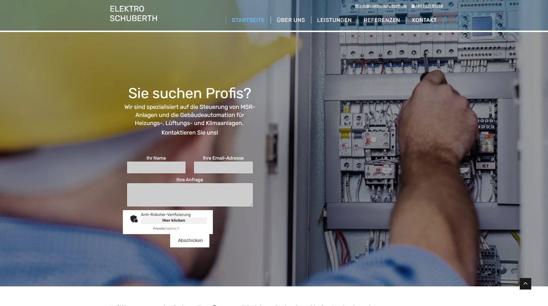 Homepage einer Website mit einem Elektriker, der professionelle Hilfe sucht.