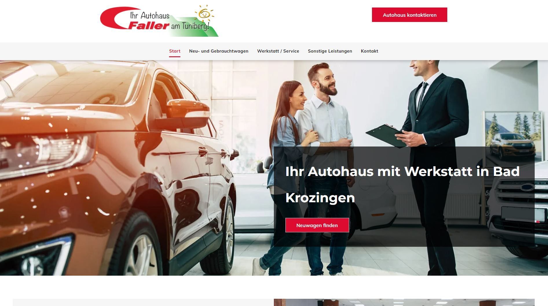 Website-Banner mit einem Auto, einem Paar und einem Verkäufer in einem Autohaus.