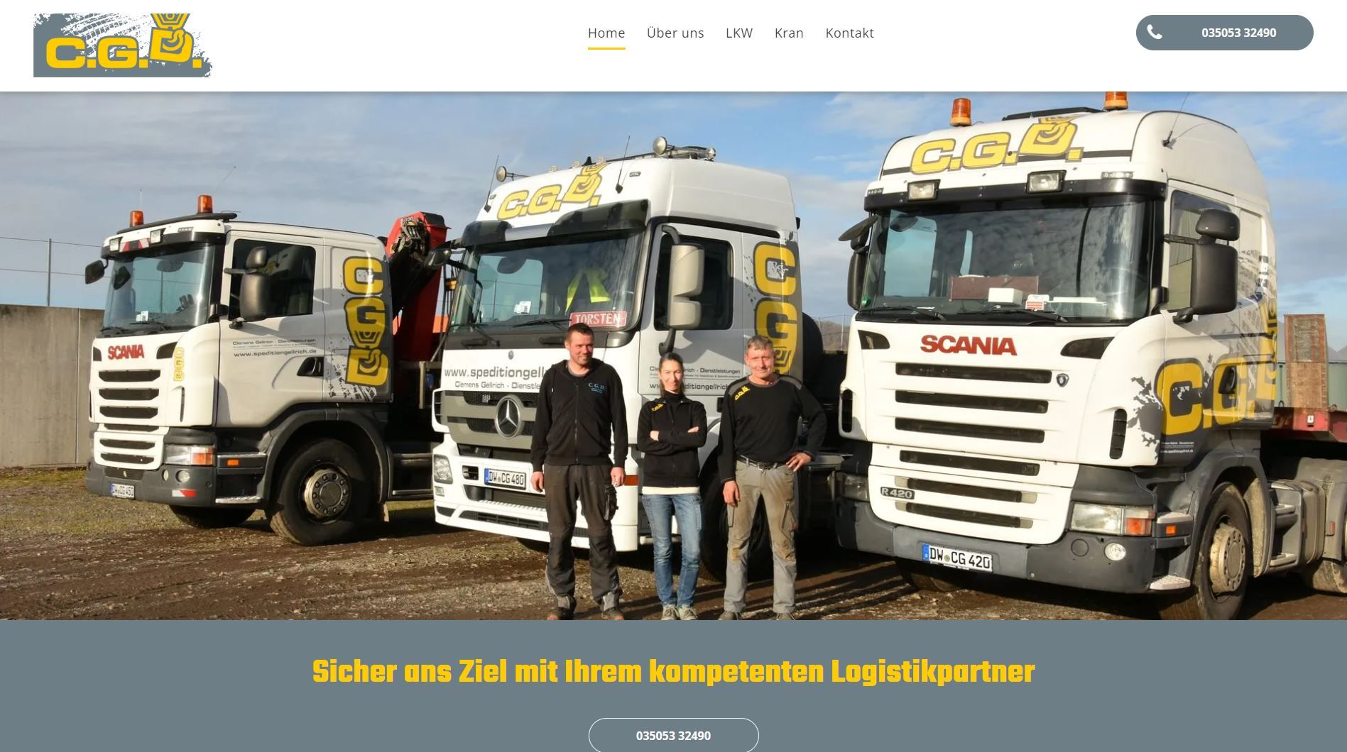 Drei Lastwagen und drei Menschen davor. Weiße Lastwagen mit dem „CGB“-Logo. Lächelnde Menschen.