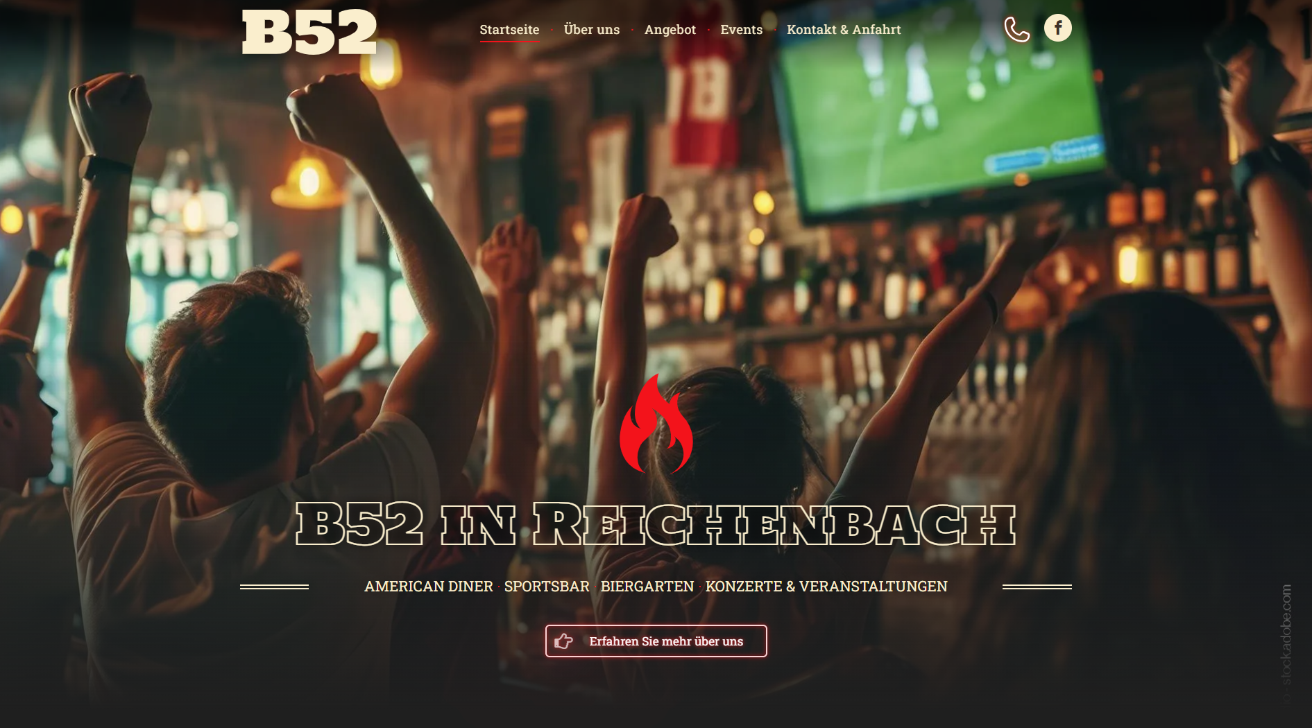 Menschen jubeln in einer Bar und schauen sich ein Spiel im Fernsehen an. Das Logo von B52 in Reichenbach ist zu sehen.