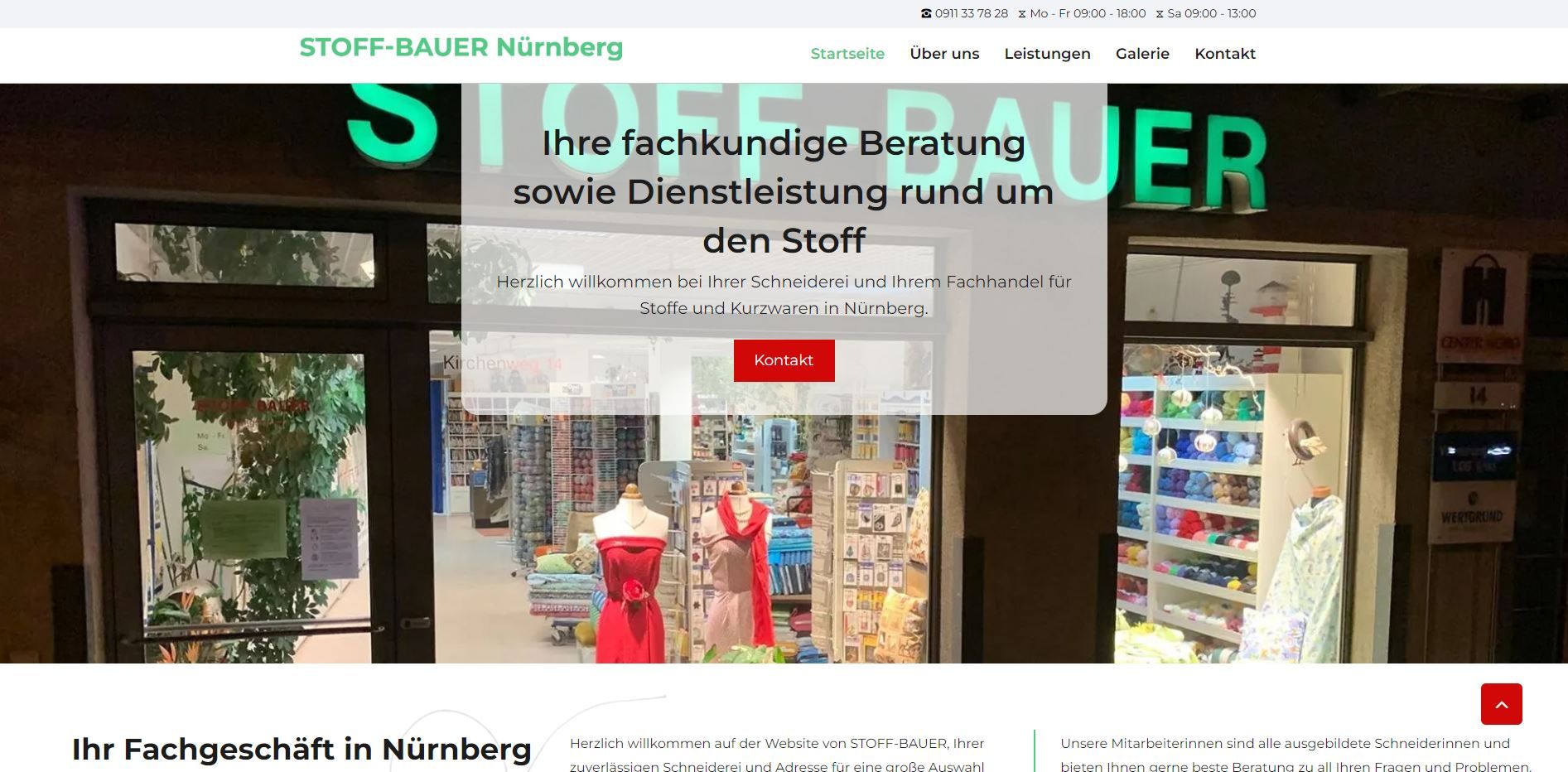 Schaufenster mit einem Pop-up-Angebot zur Beratung zu Stoffen und Dienstleistungen.