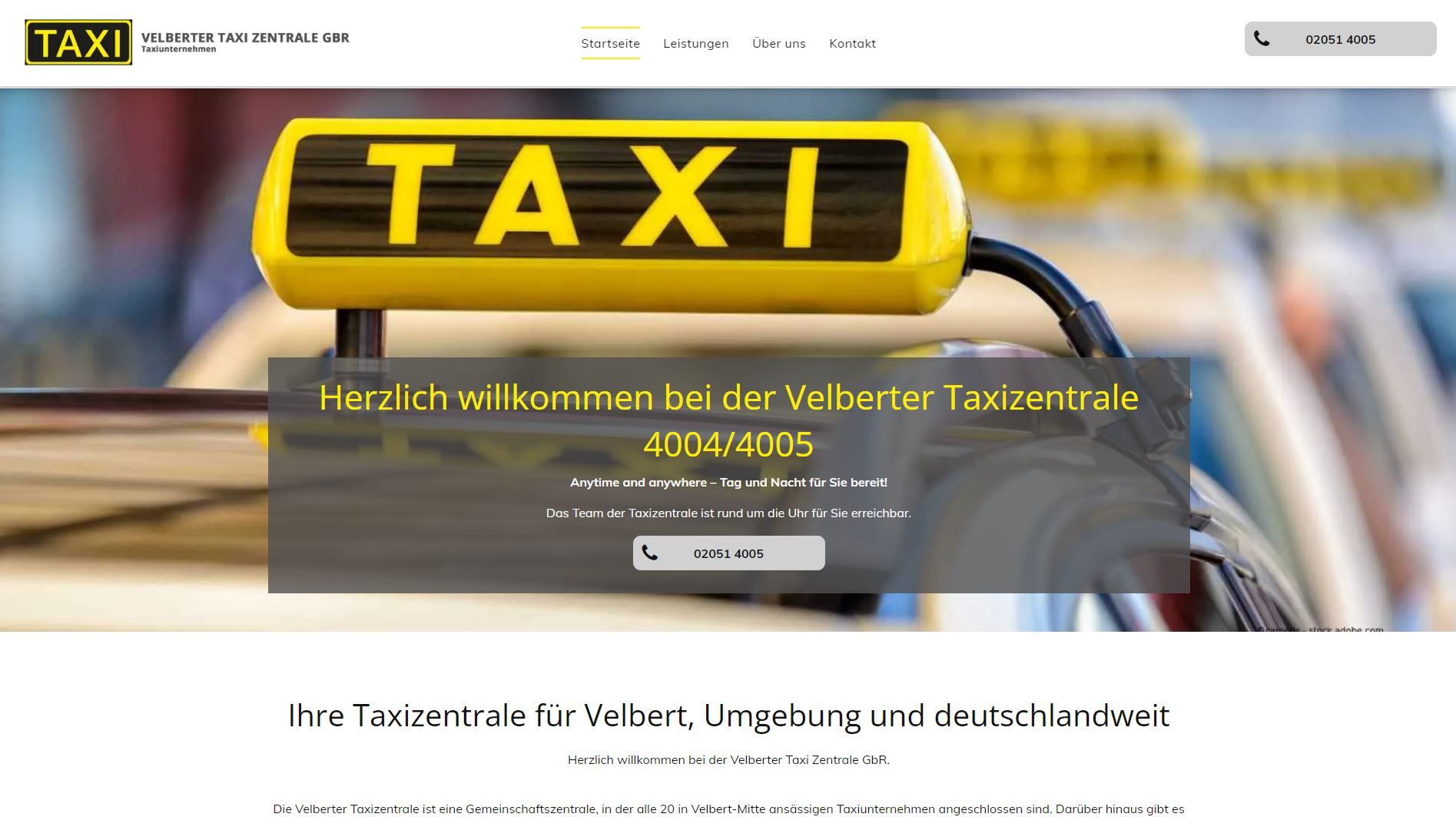 Homepage der Website mit einem Taxischild und Kontaktinformationen.