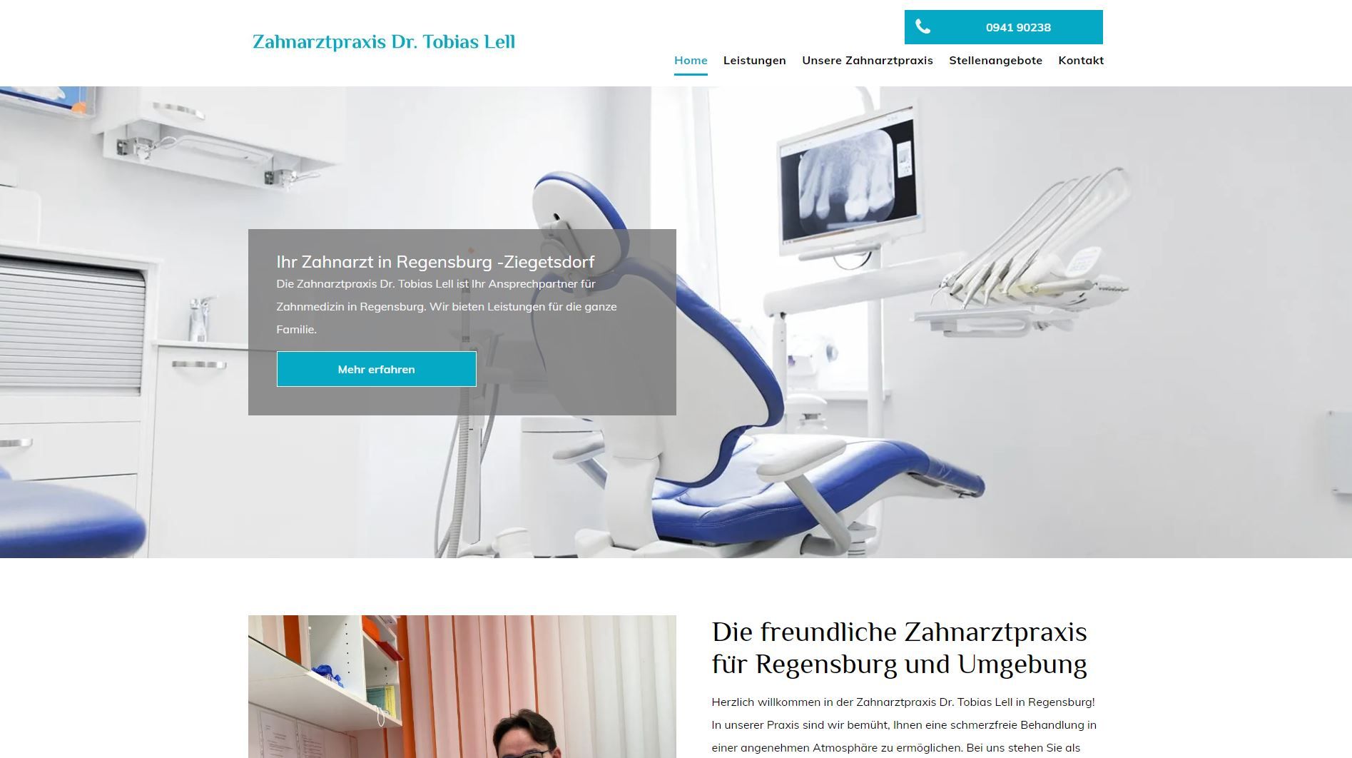 Innenausstattung einer Zahnklinik mit moderner Ausstattung und Patientenstuhl.