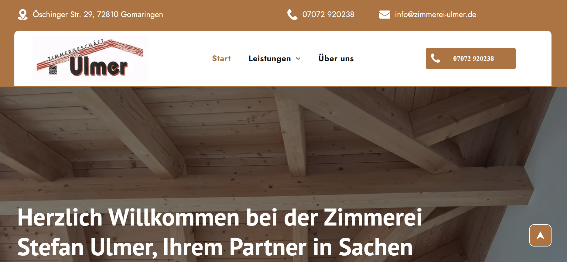 Website homepage with warm wood beams and the text “Herzlich Willkommen bei Zimmerei Stefan Ulmer”