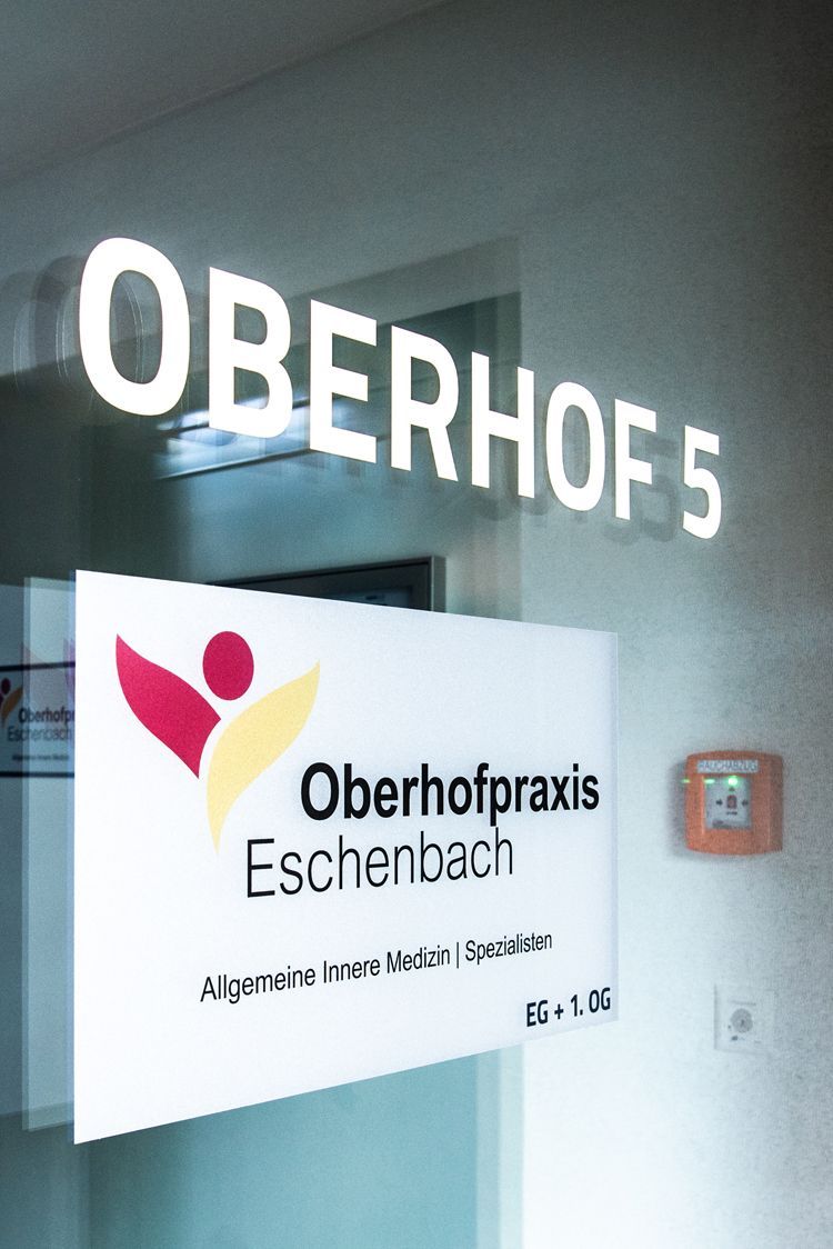 Ein Schild mit der Aufschrift Oberhof 5