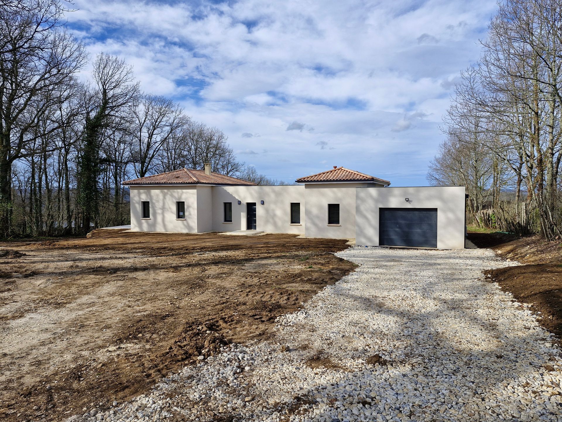 Une maison en pleine construction.