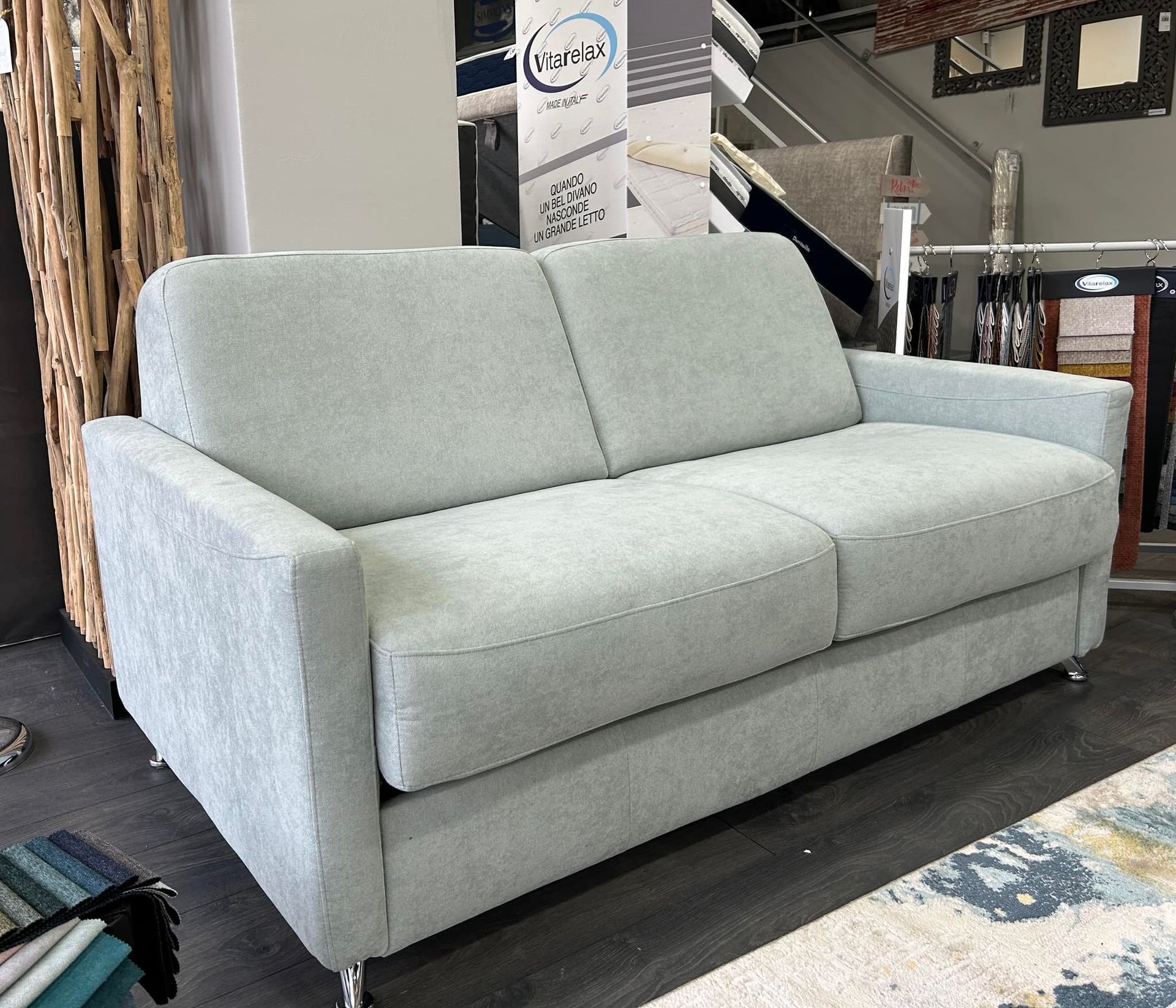 Canapé dans le magasin.