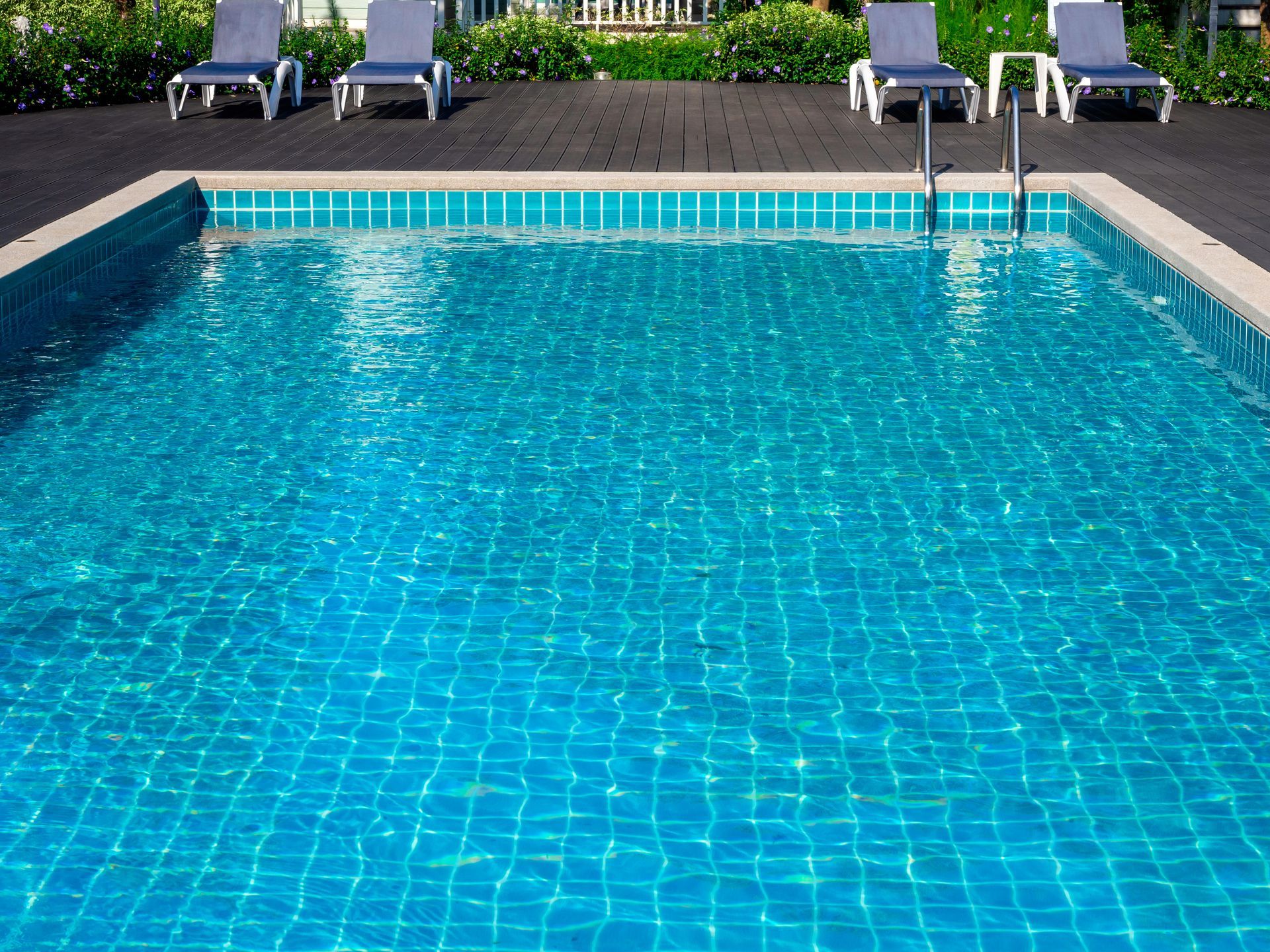 Piscine détente Piscine avec une échelle