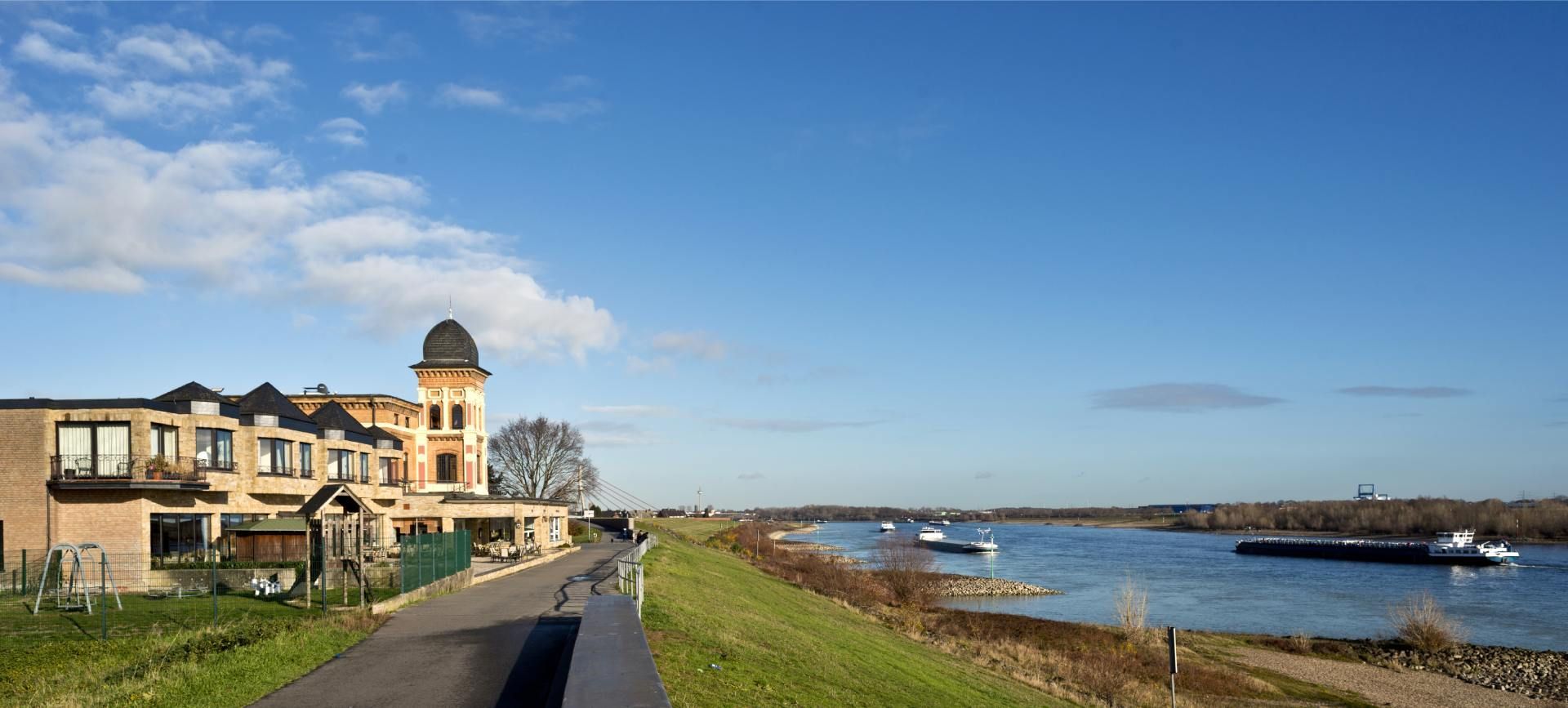 Außenansicht mit Terrasse
