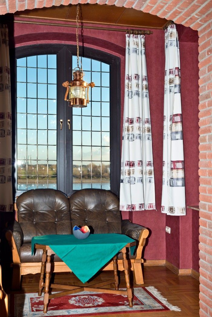 Sitzecke mit Blick auf Fluss