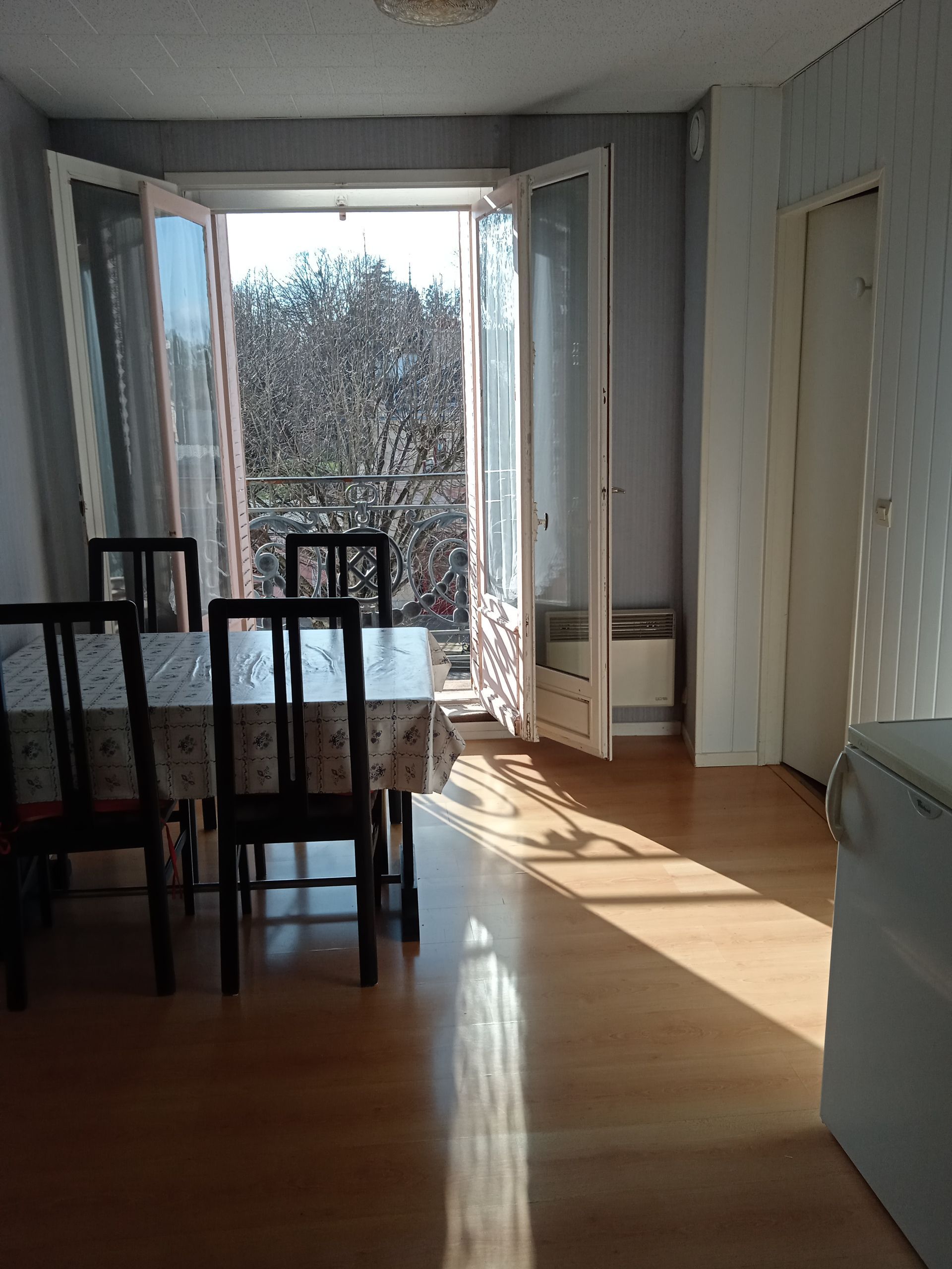 F1+**Nº 306 pièce à vivre