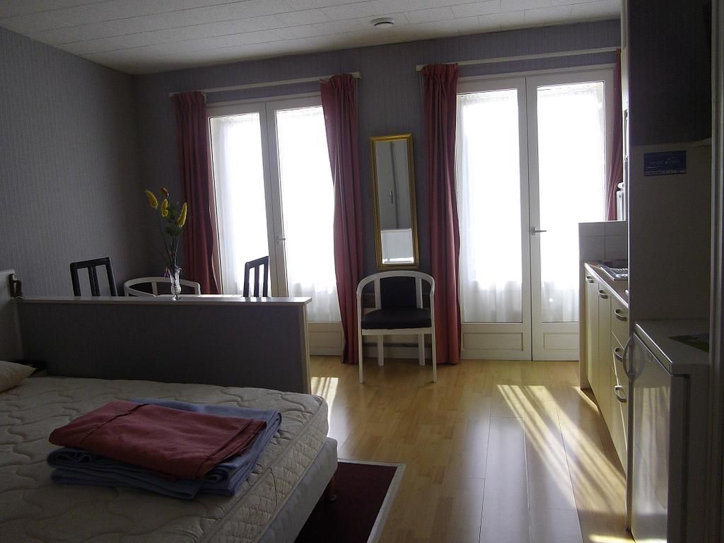 Studio** N°409 Vue en entrant