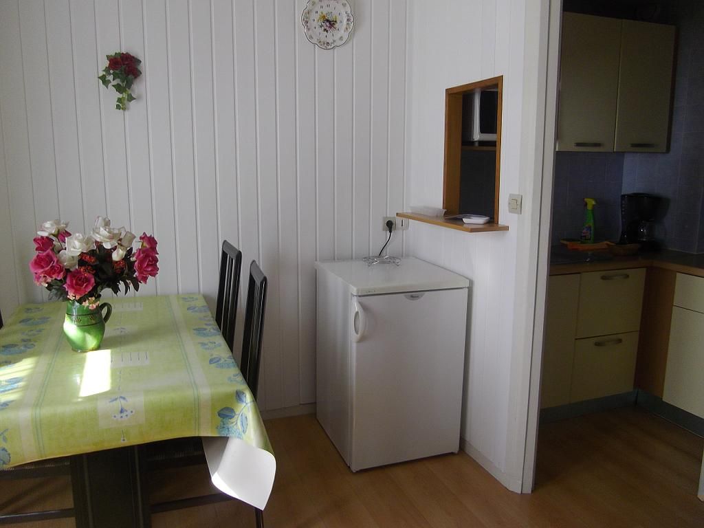 F1** Nº303 Réfrigérateur