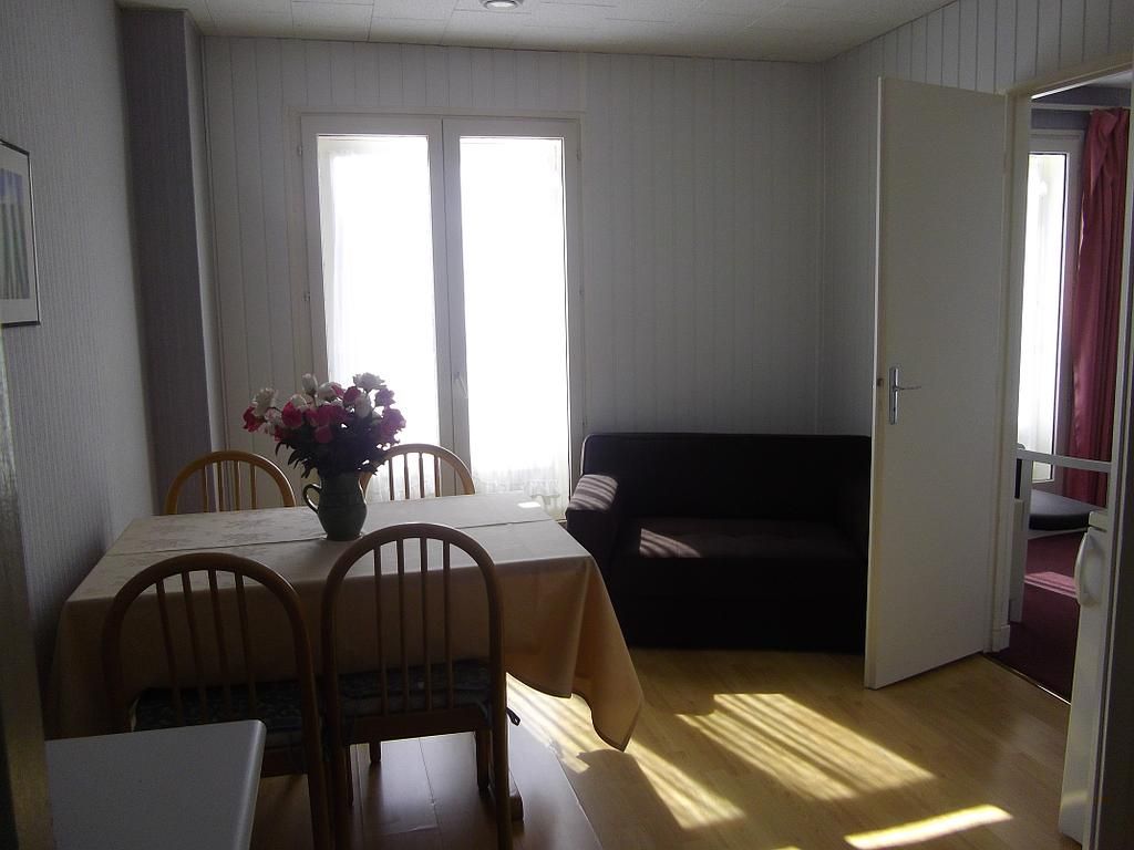 F2+**Nº 408 pièce à vivre