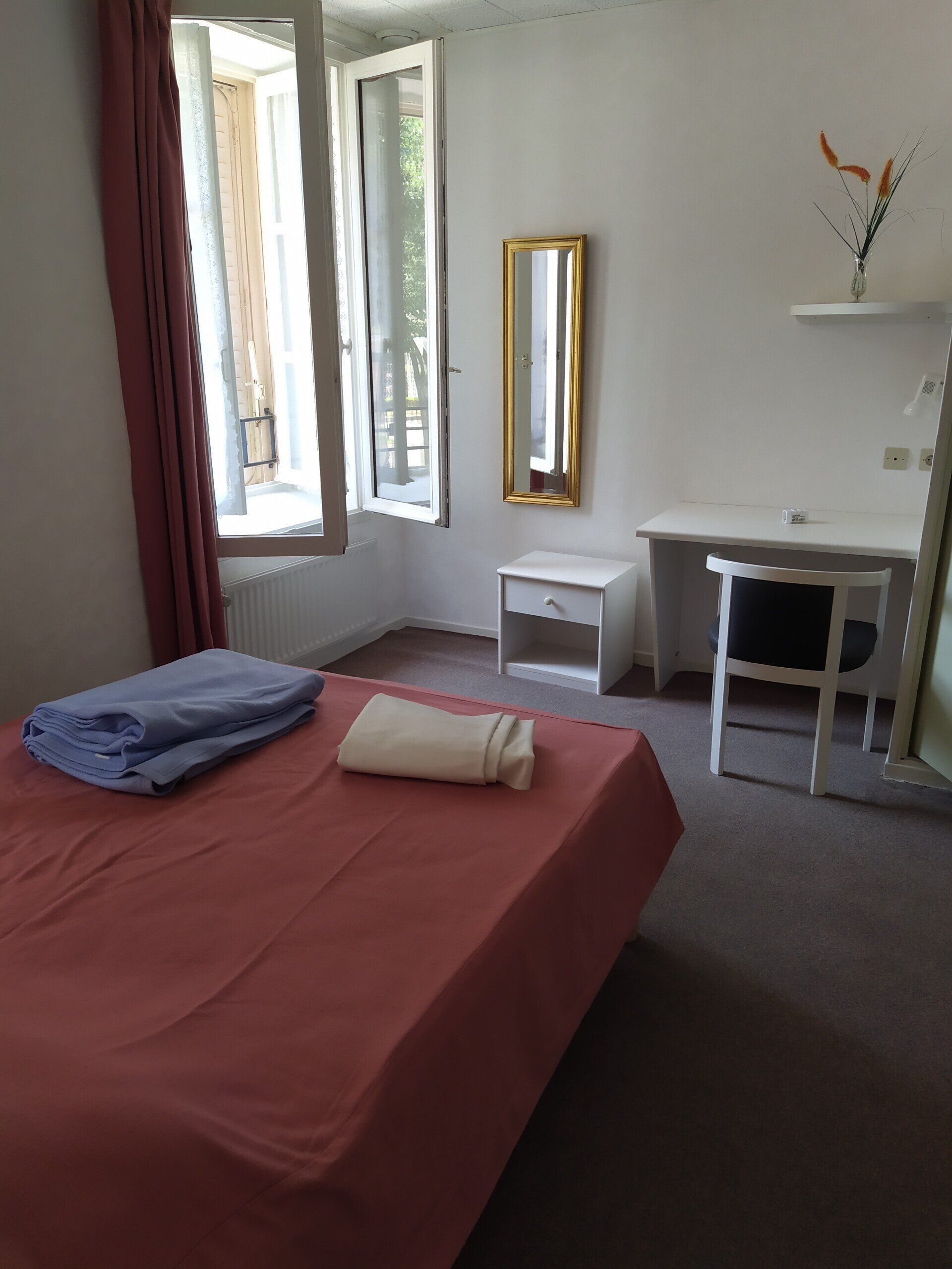 F1+**Nº 107 Chambre 2e vue