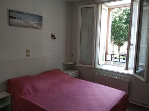 F2+**Nº 104 Chambre N°1