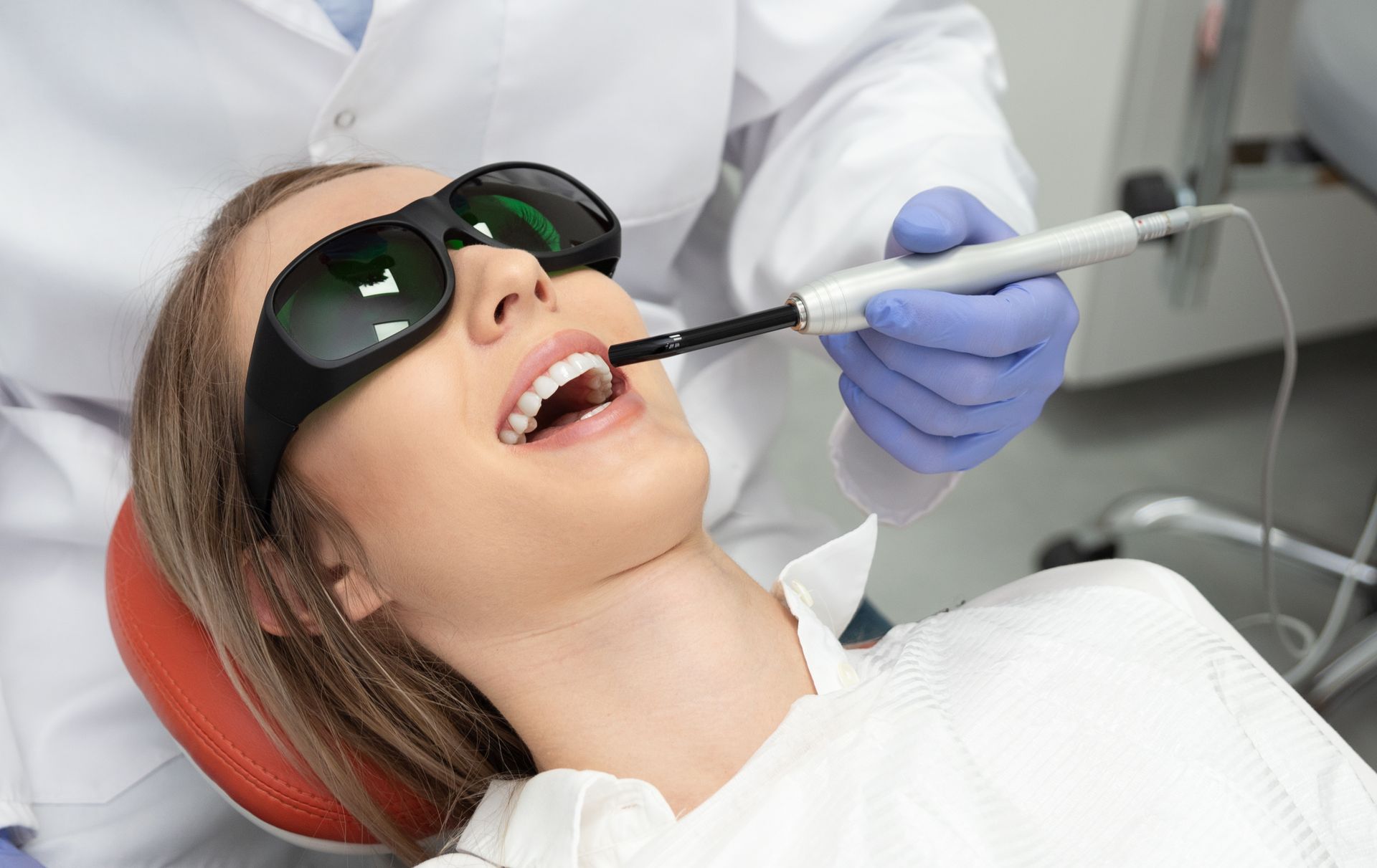 Laserbehandlung beim Zahnarzt