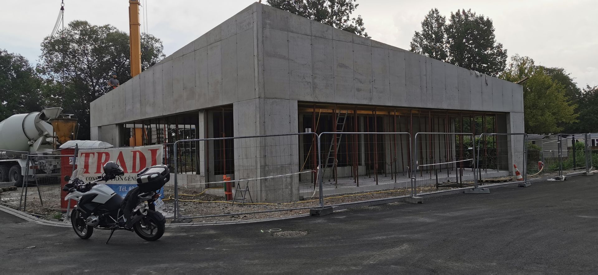 Accueil d'un camping en construction