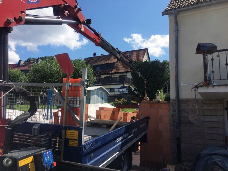 Kran- und Baggerleistungen