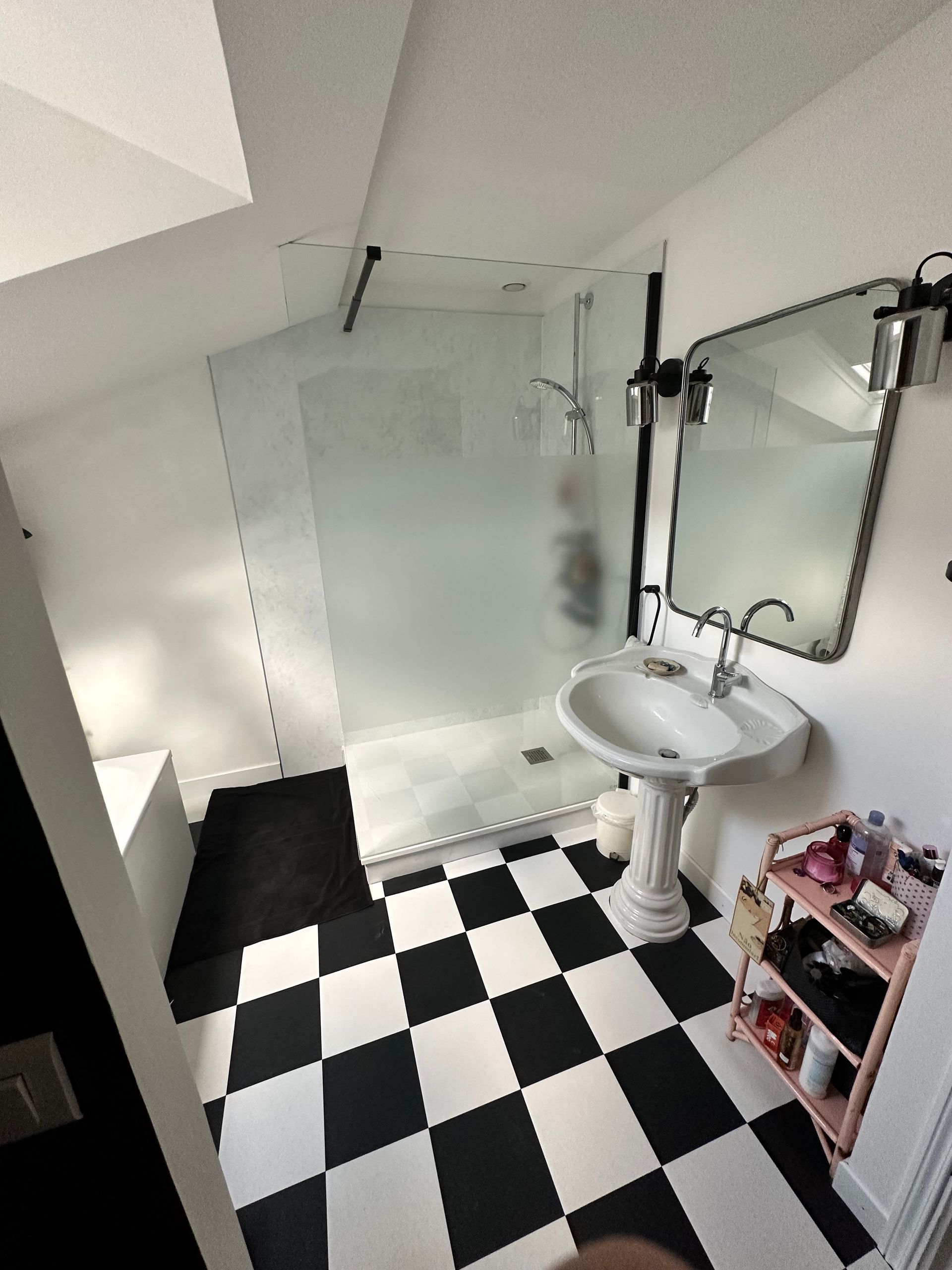 Installation de plomberie dans une salle de bains