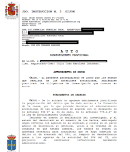 Documento oficial español titulado “Auto” con texto mecanografiado denso y un escudo de armas en la parte superior izquierda.