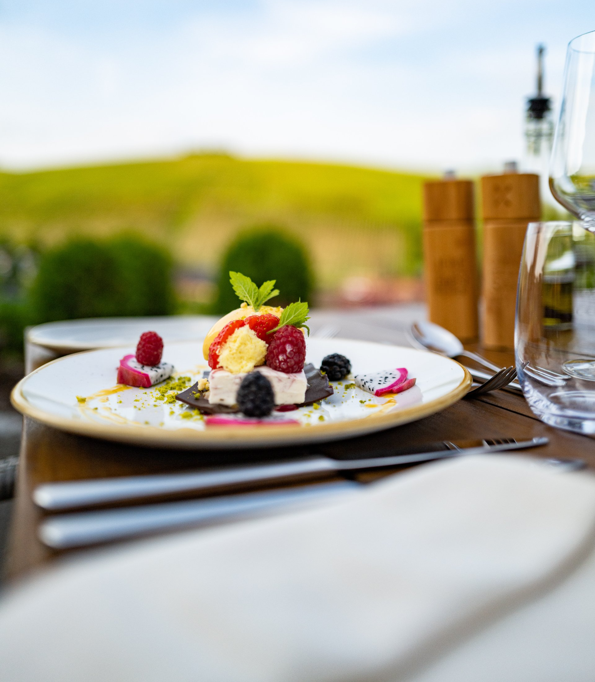 Freundinnen Wellness Relaxen Entspannen Wein Genuss Gourmet Hotel Auszeit Beauty Treatments Massage Gesichtsbehandlung Wohlfühlen