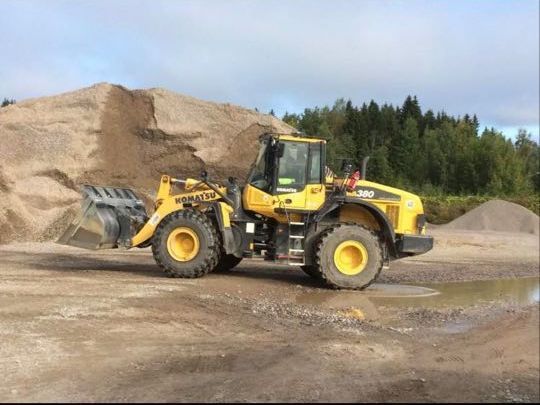 Kaivinkone soramontulla
