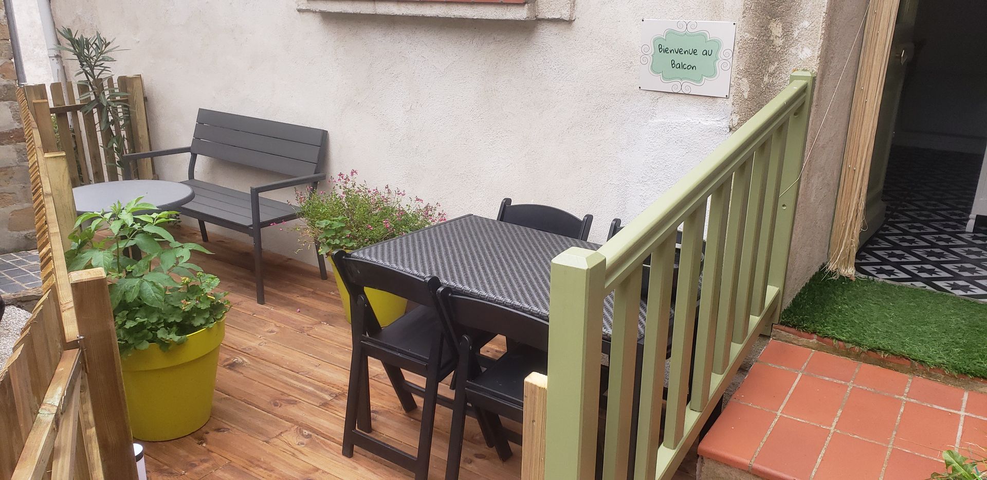 Une petite terrasse aménagée