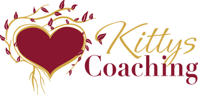 Ein Logo für Kittys Coaching mit einem Baum in Herzform.