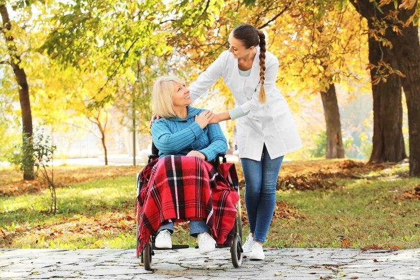 Deux femmes dans un jardin