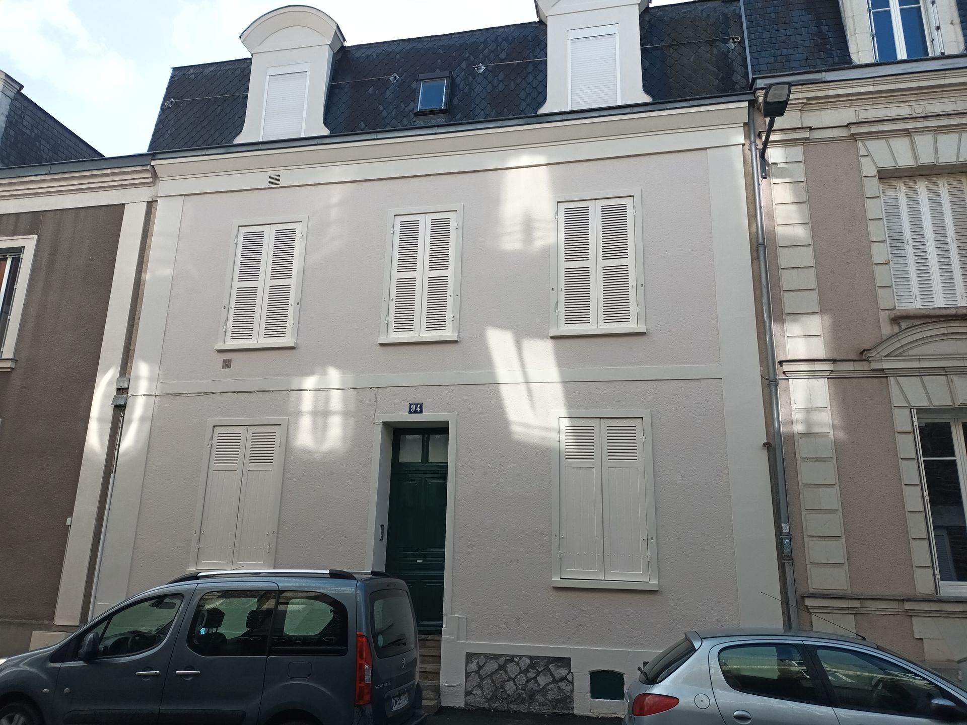 Façade d'une maison mitoyenne après le ravalement