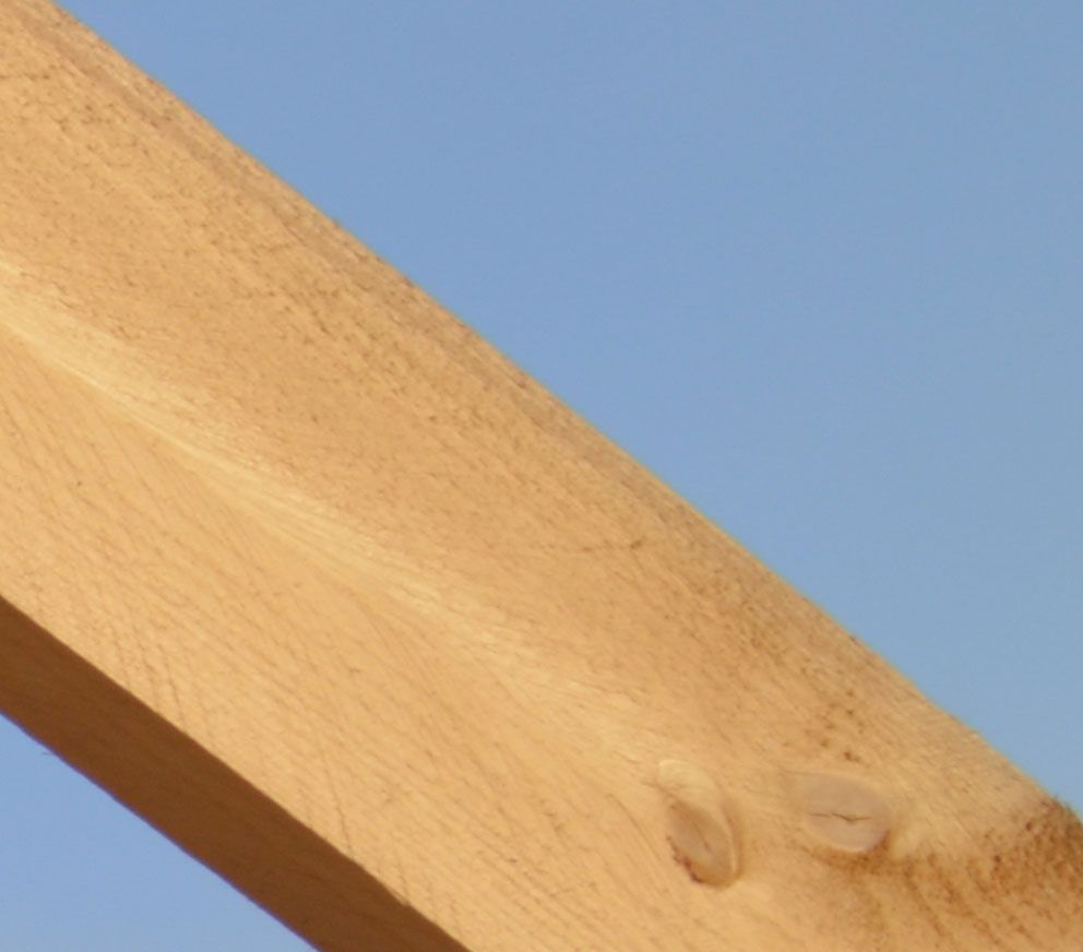 Vue sur une poutre, avec ciel bleu en fond