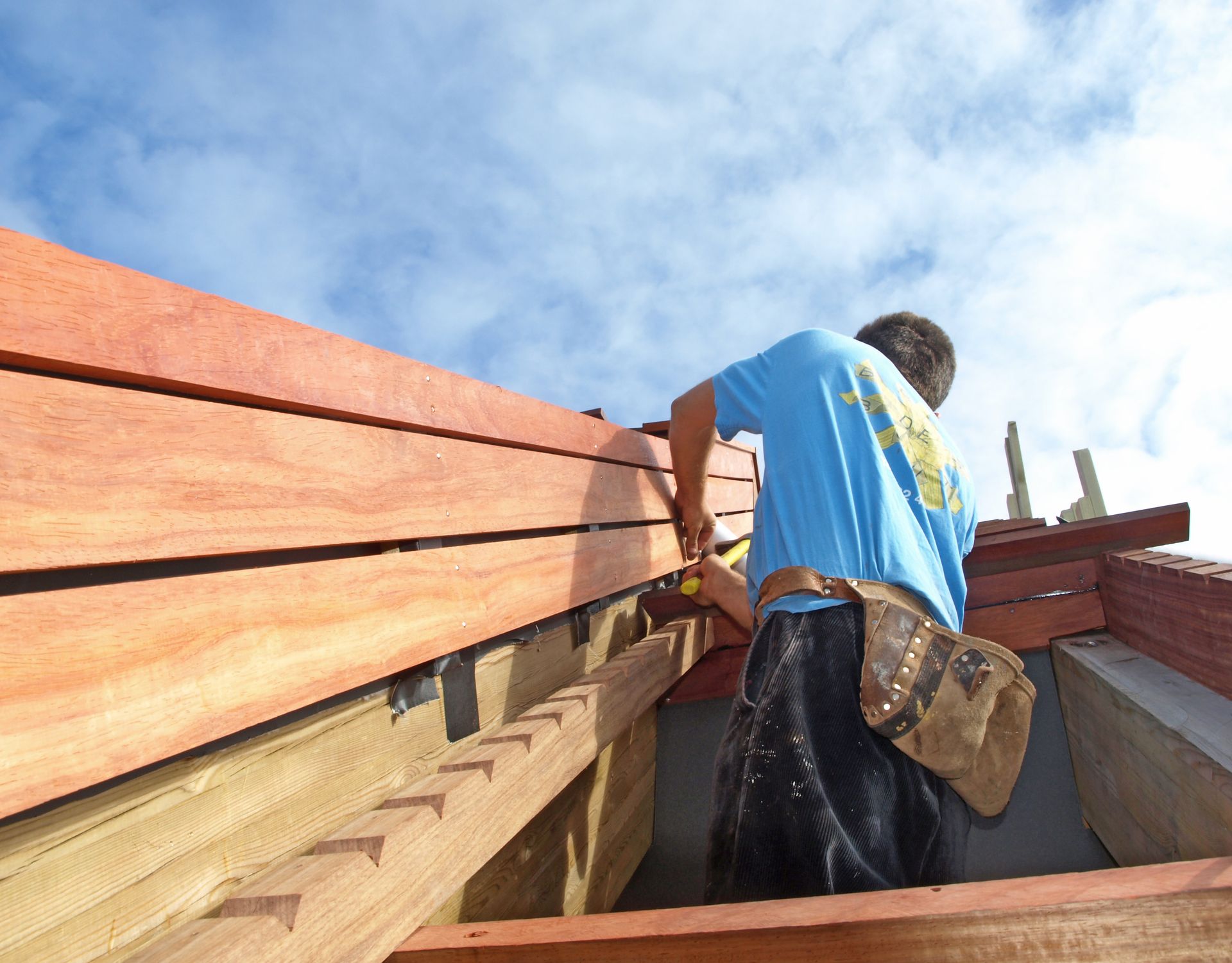 Charpentier en intervention sur une toiture