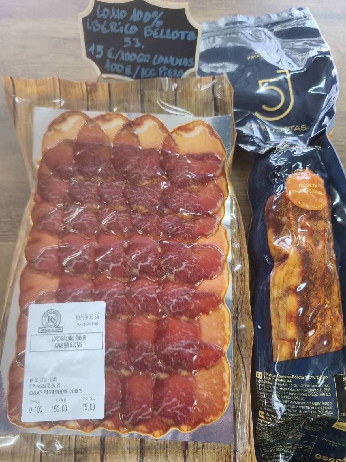 Embutido Cinco Jotas cortado y embasado al vac&iacute;o en Petiscos Ib&eacute;ricos.