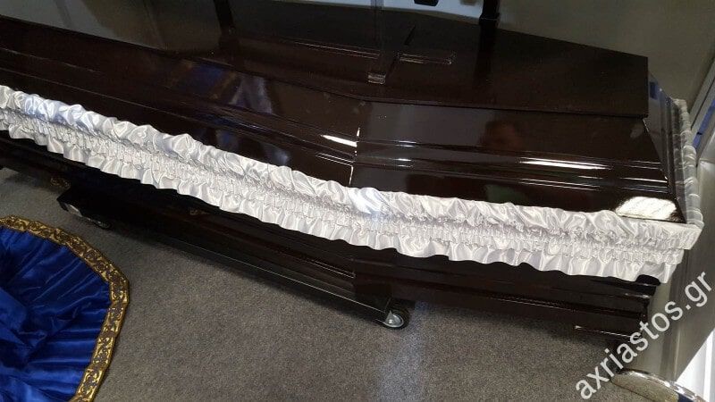 Φέρετρα - ΑΧΡΕΙΑΣΤΟΣ - Καρυώτη Μαρία