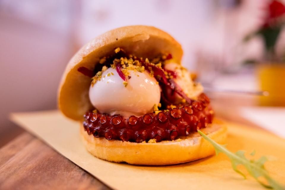 panino con piovra e burrata