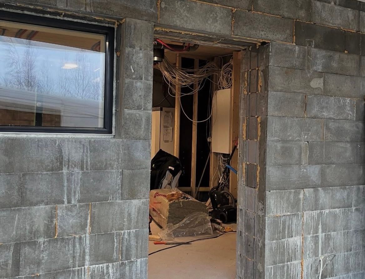 Harkkoseinän timanttisahaus ja oviaukon valmistus Hyvinkää. Ammattimainen timanttisahauspalvelu Timanttitalot Oy.