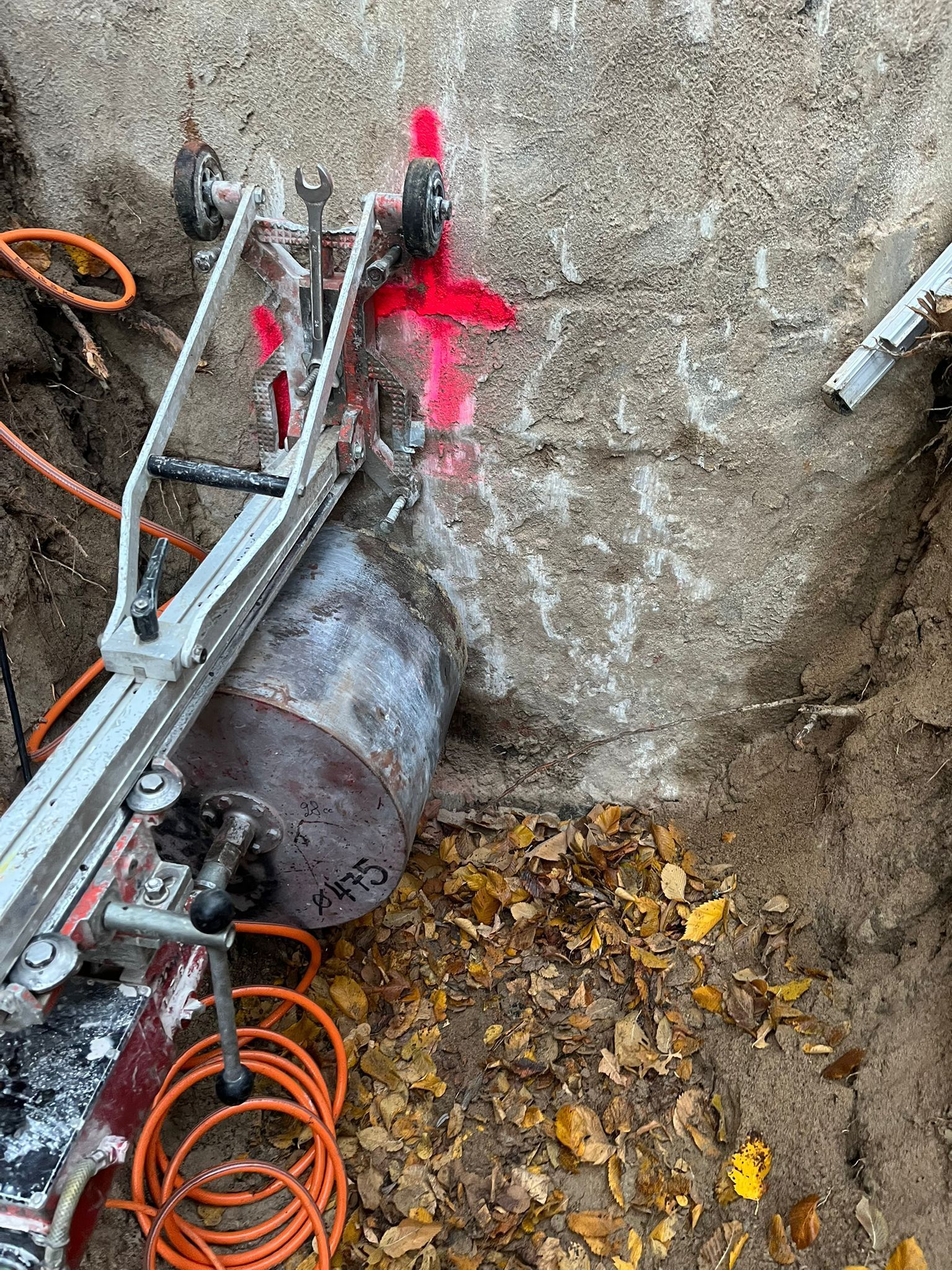 Timanttiporaus ja suurien reikien poraus betoniin Lohja. Teollisuuden ja rakennustyömaiden timanttiporauspalvelu.